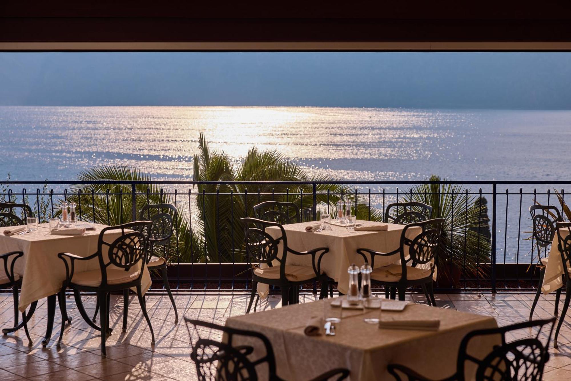 Hotel Capri Мальчезине Экстерьер фото